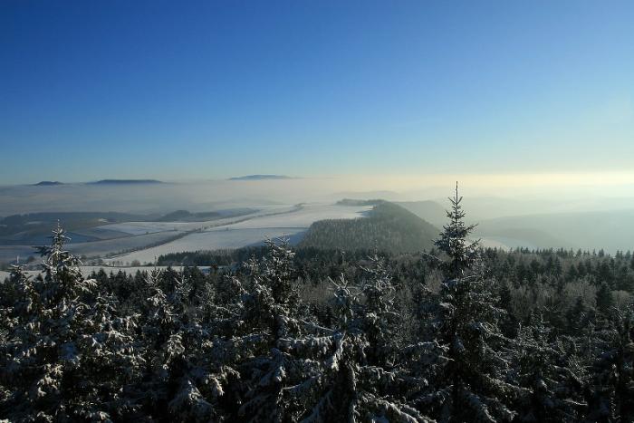 Jirskovy skly - Bischofstein - pohled z ?pa na Bor